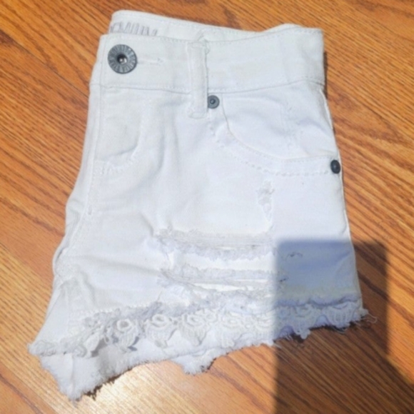 White Lace Denim Shortsw - Picture 3 of 3